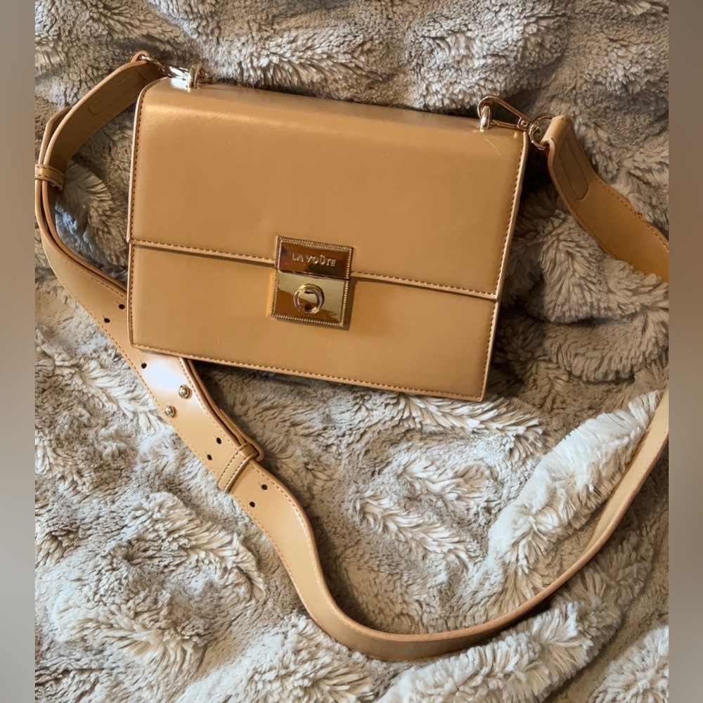 NWOT | LaVoute | Women’s Tan Leather Crossbody Shoulder Handbag